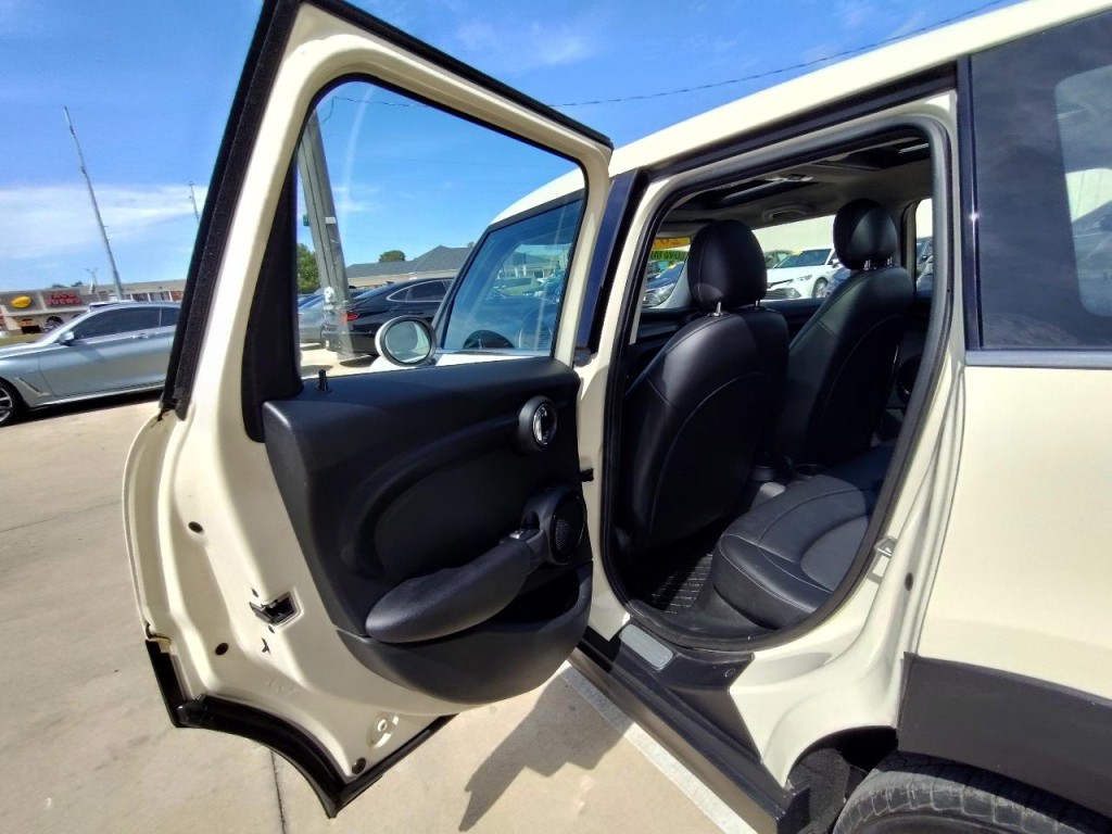 2019 MINI Cooper Image 28