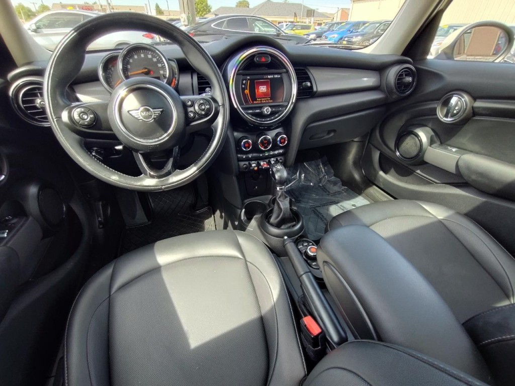 2019 MINI Cooper Image 34