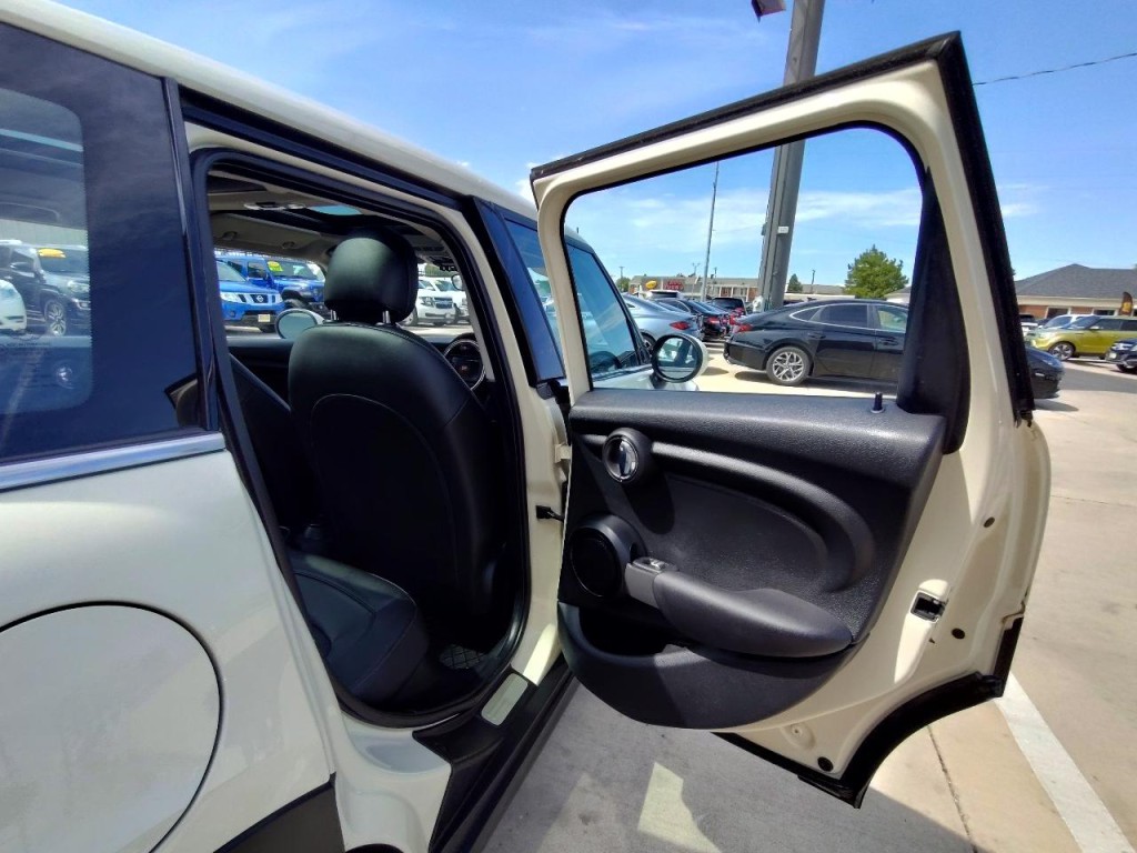 2019 MINI Cooper Image 36