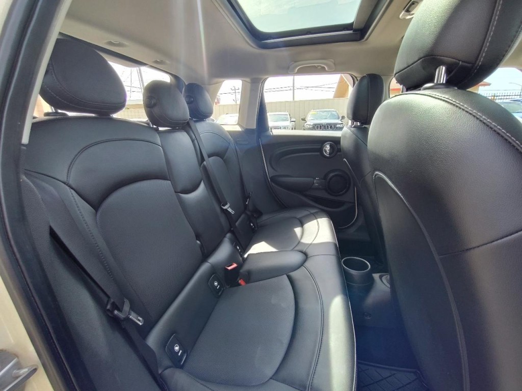 2019 MINI Cooper Image 38