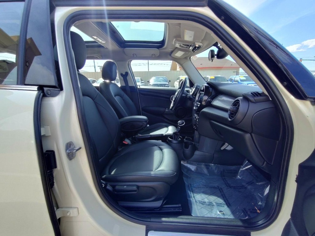 2019 MINI Cooper Image 41