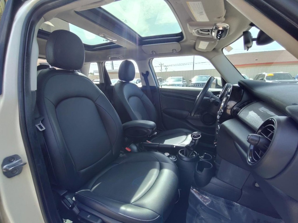 2019 MINI Cooper Image 42