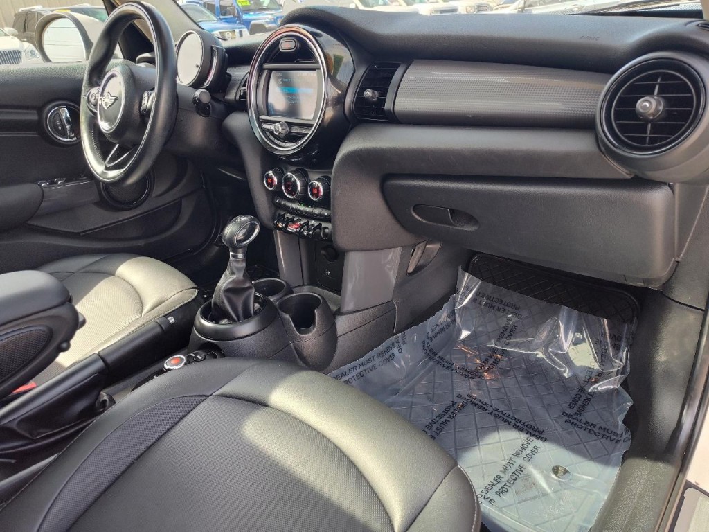 2019 MINI Cooper Image 43