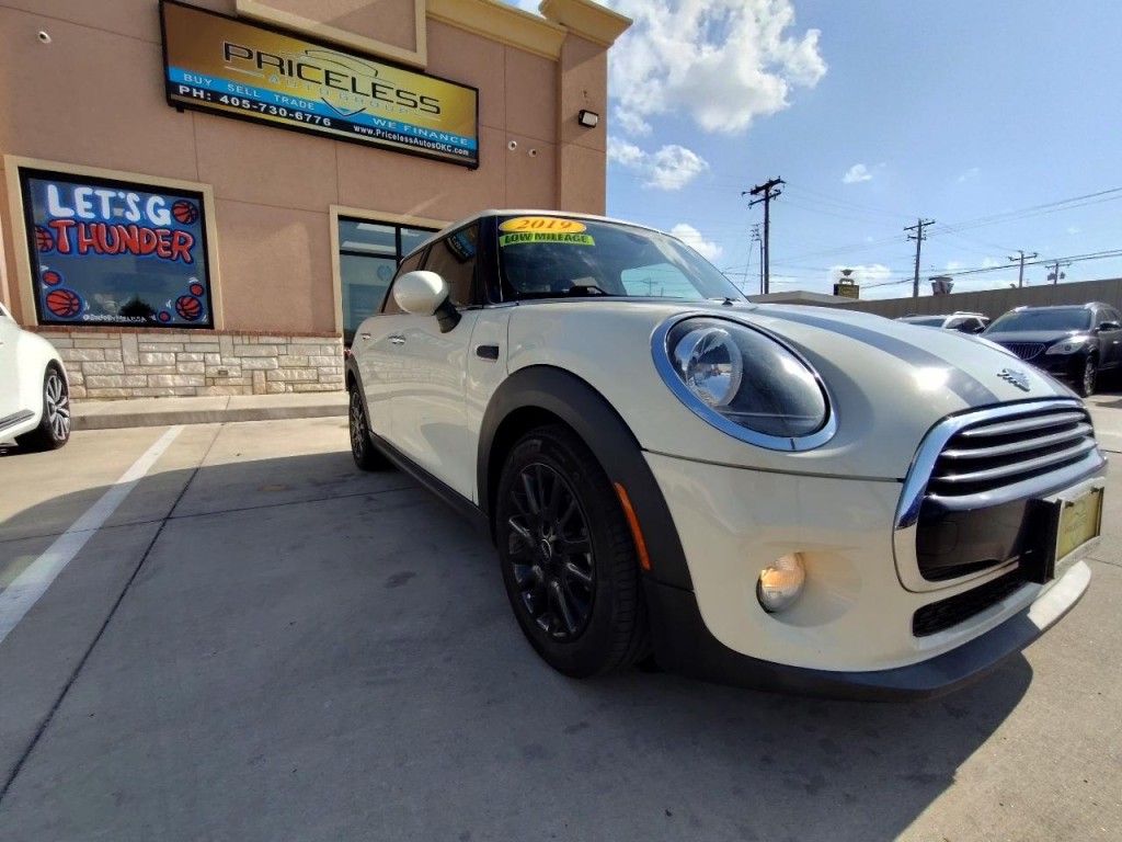 2019 MINI Cooper Image 2