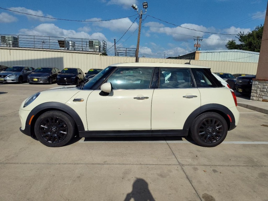 2019 MINI Cooper Image 7