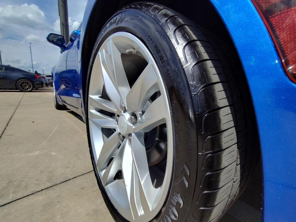 2017 Chevrolet Camaro Image 12