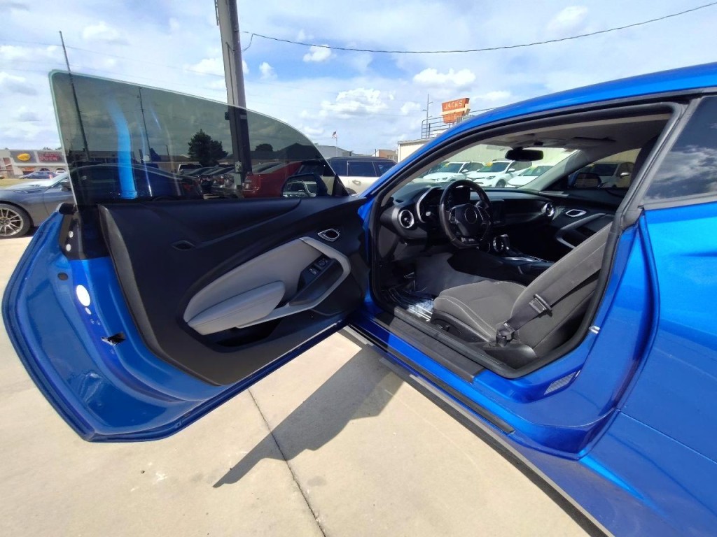 2017 Chevrolet Camaro Image 14
