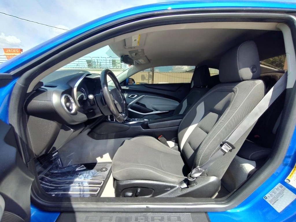 2017 Chevrolet Camaro Image 15