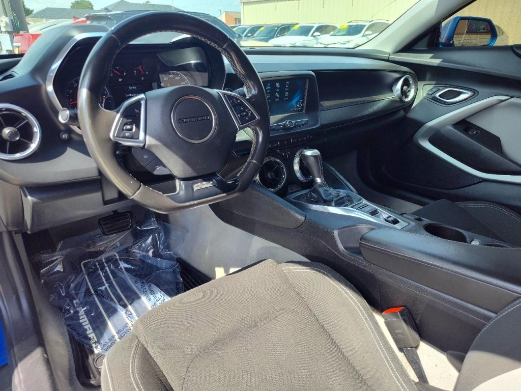 2017 Chevrolet Camaro Image 17
