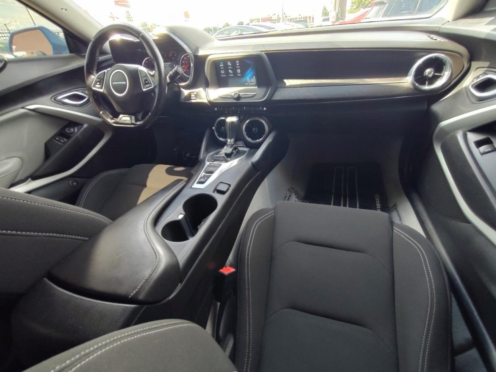 2017 Chevrolet Camaro Image 33