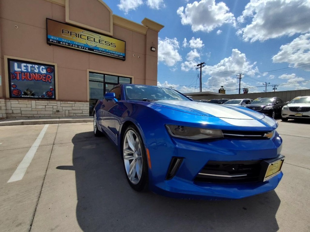 2017 Chevrolet Camaro Image 2
