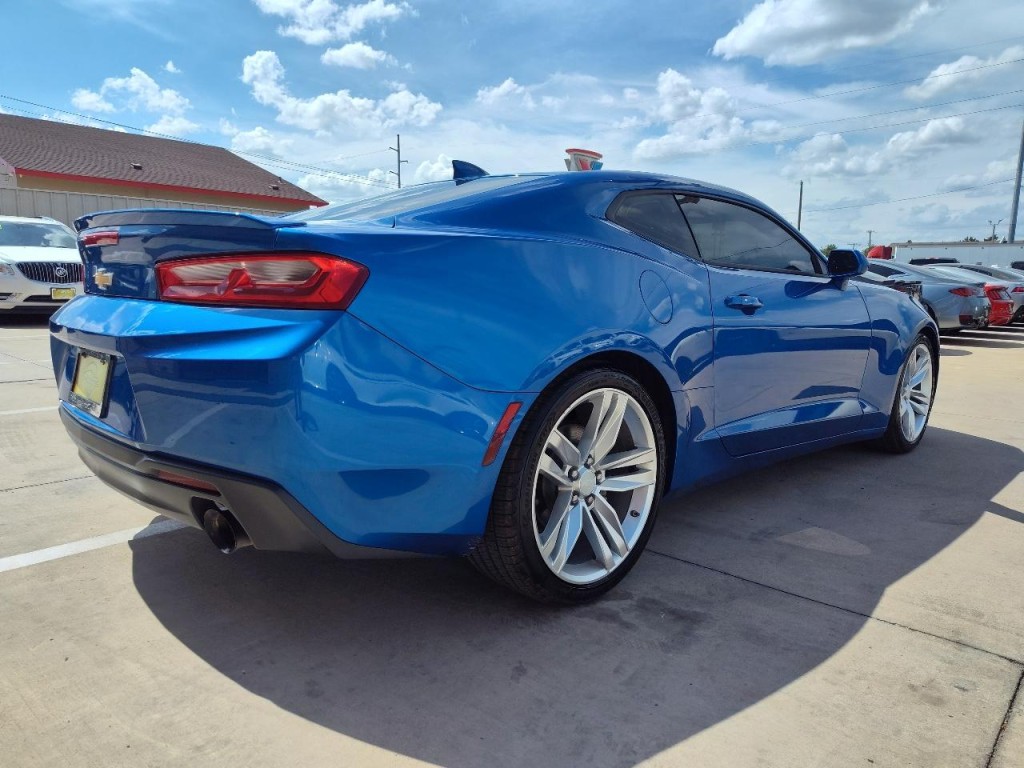 2017 Chevrolet Camaro Image 4