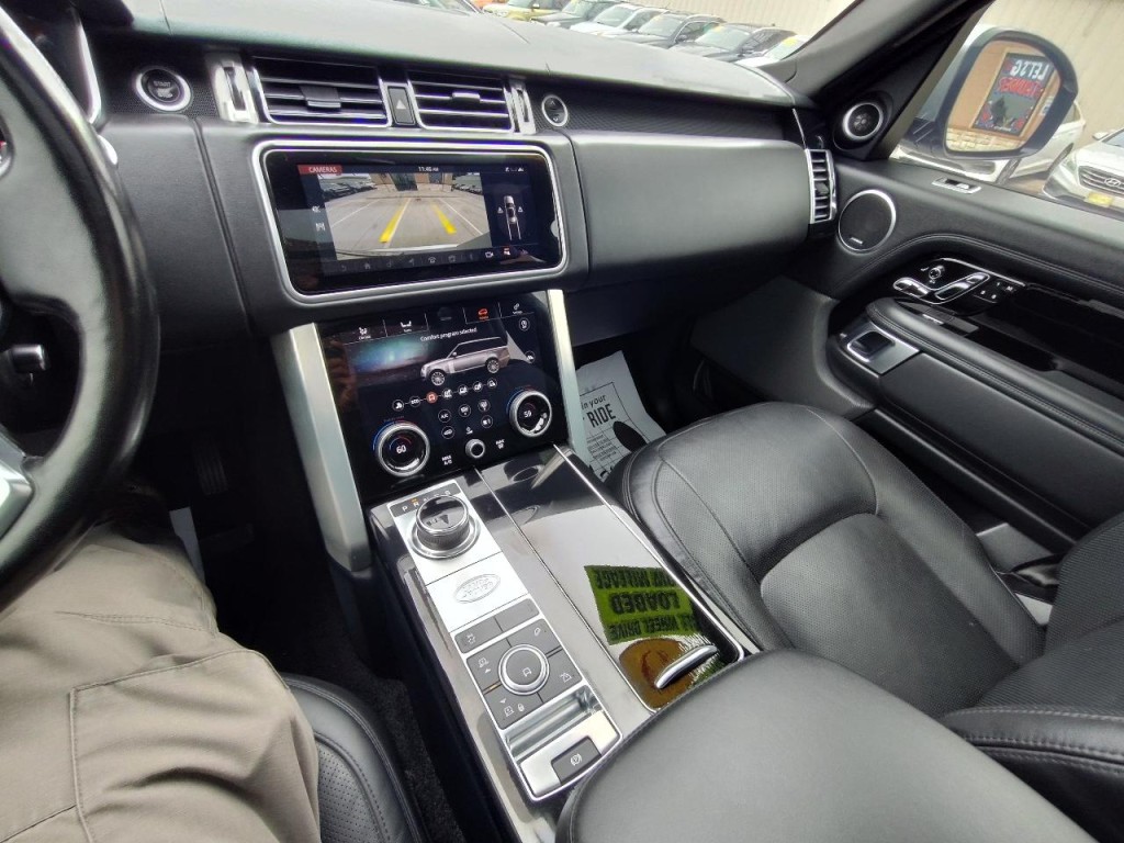 2019 Land Rover Range Rover Image 19