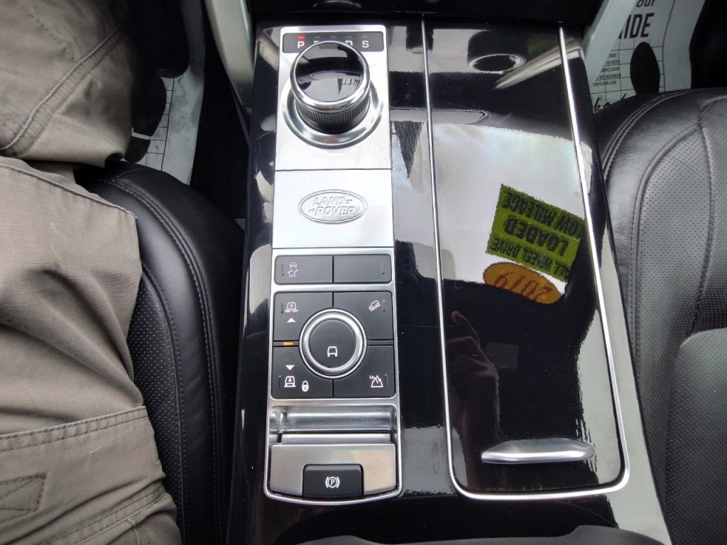 2019 Land Rover Range Rover Image 24