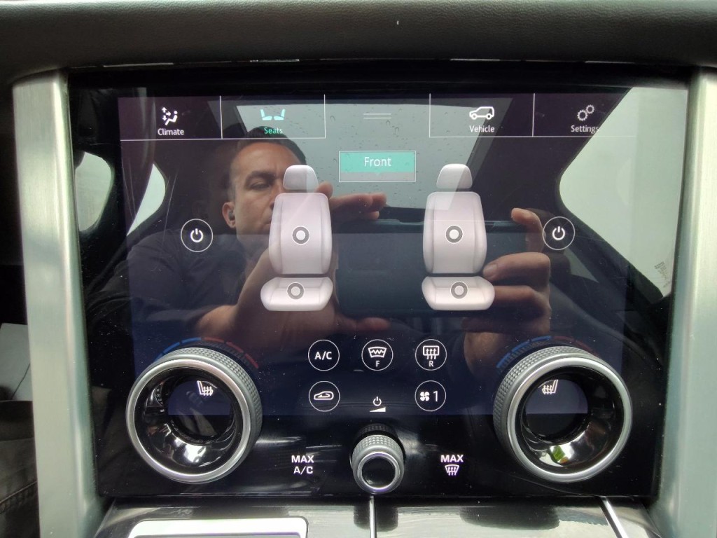 2019 Land Rover Range Rover Image 32