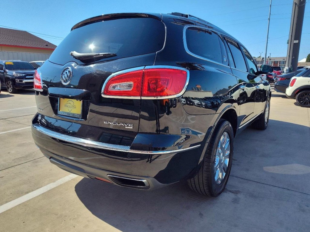 2017 Buick Enclave Image 4