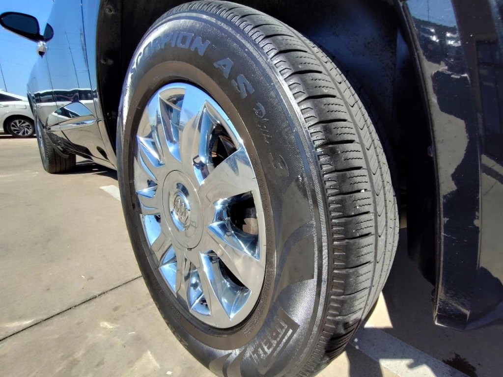 2017 Buick Enclave Image 12