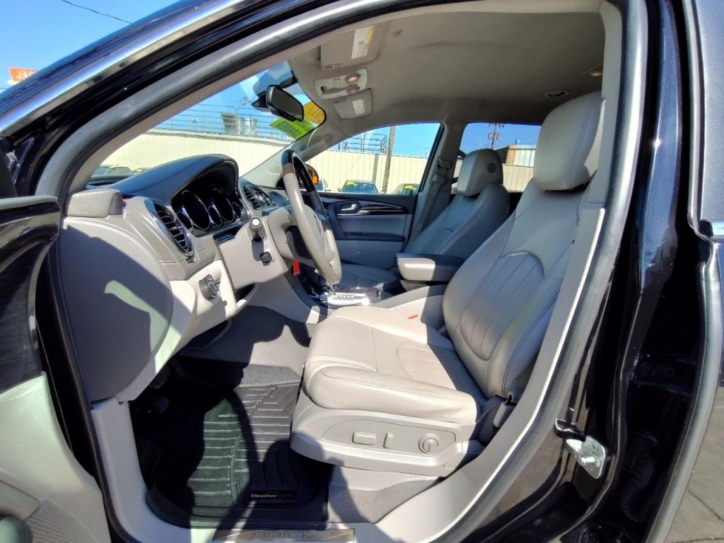2017 Buick Enclave Image 17