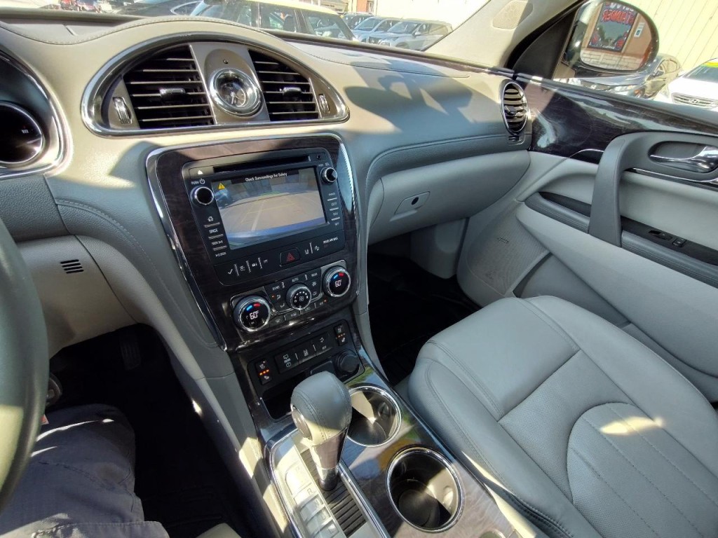 2017 Buick Enclave Image 24