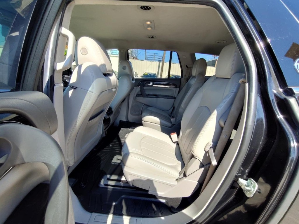2017 Buick Enclave Image 36