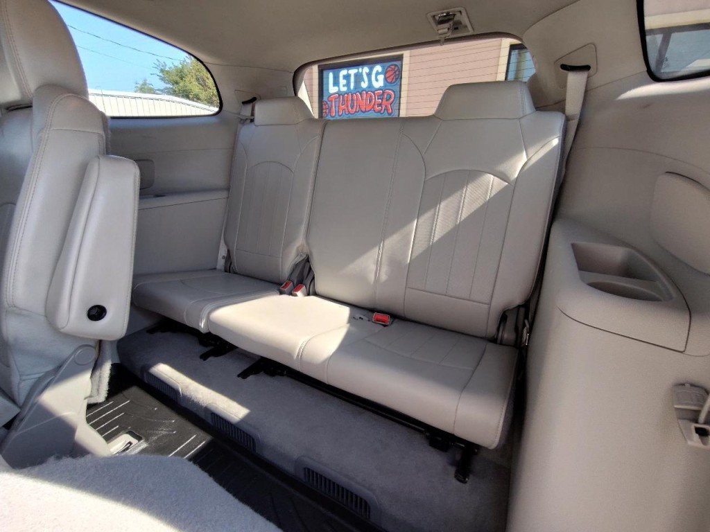 2017 Buick Enclave Image 39