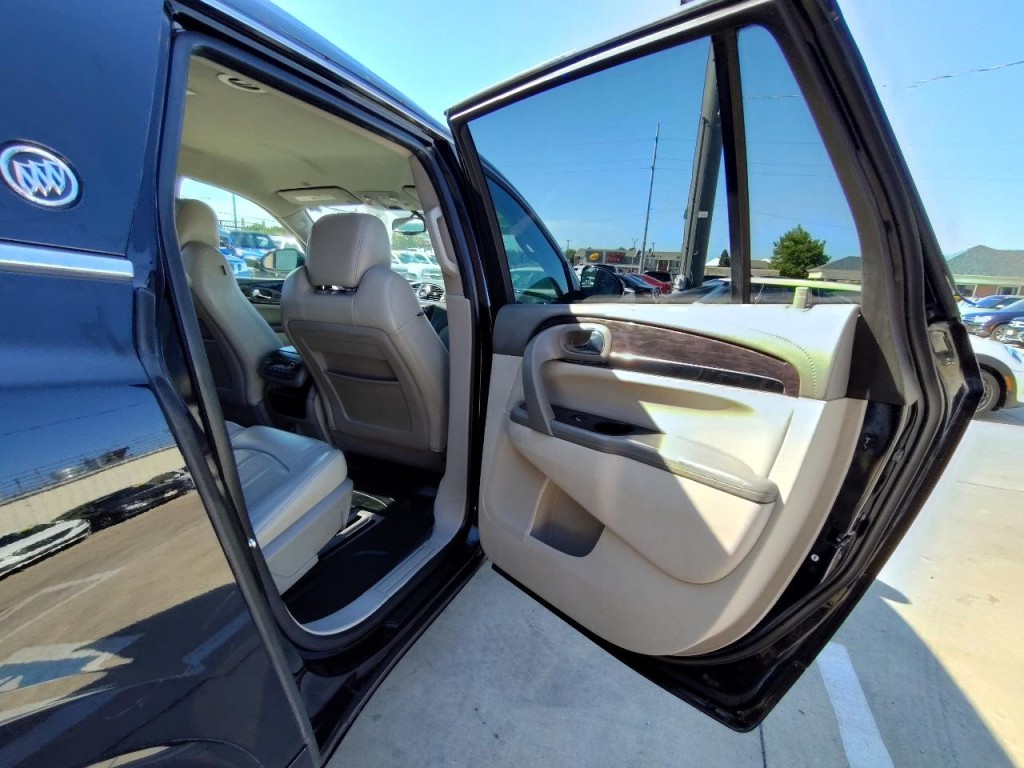 2017 Buick Enclave Image 46