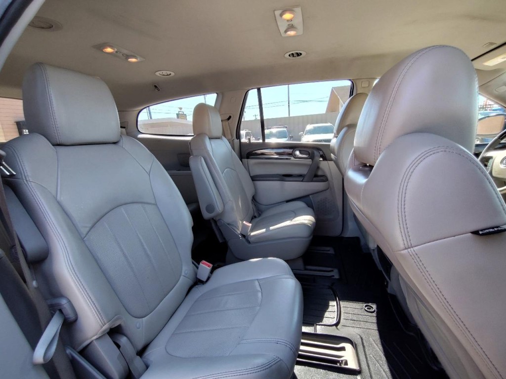2017 Buick Enclave Image 48