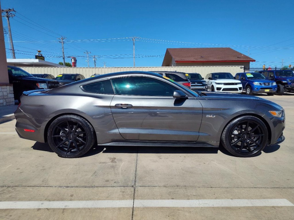 2015 Ford Mustang Image 3
