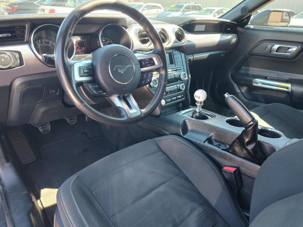 2015 Ford Mustang Image 17