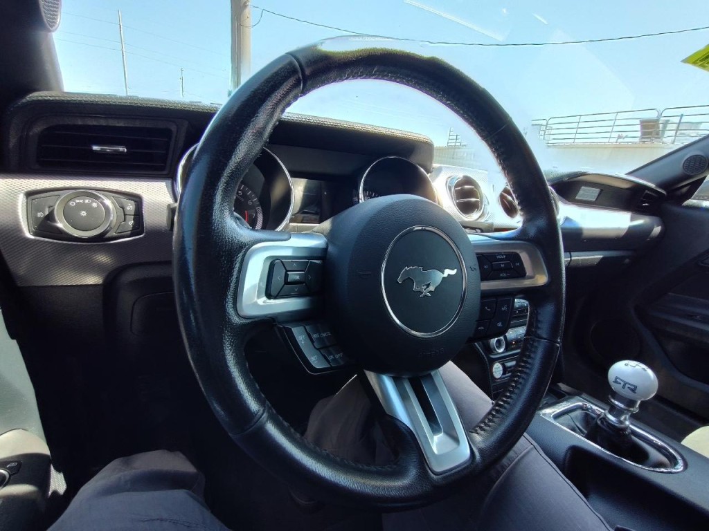2015 Ford Mustang Image 19
