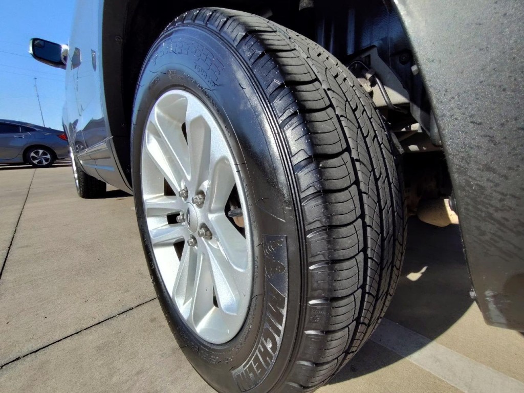 2013 Ford Explorer Image 11
