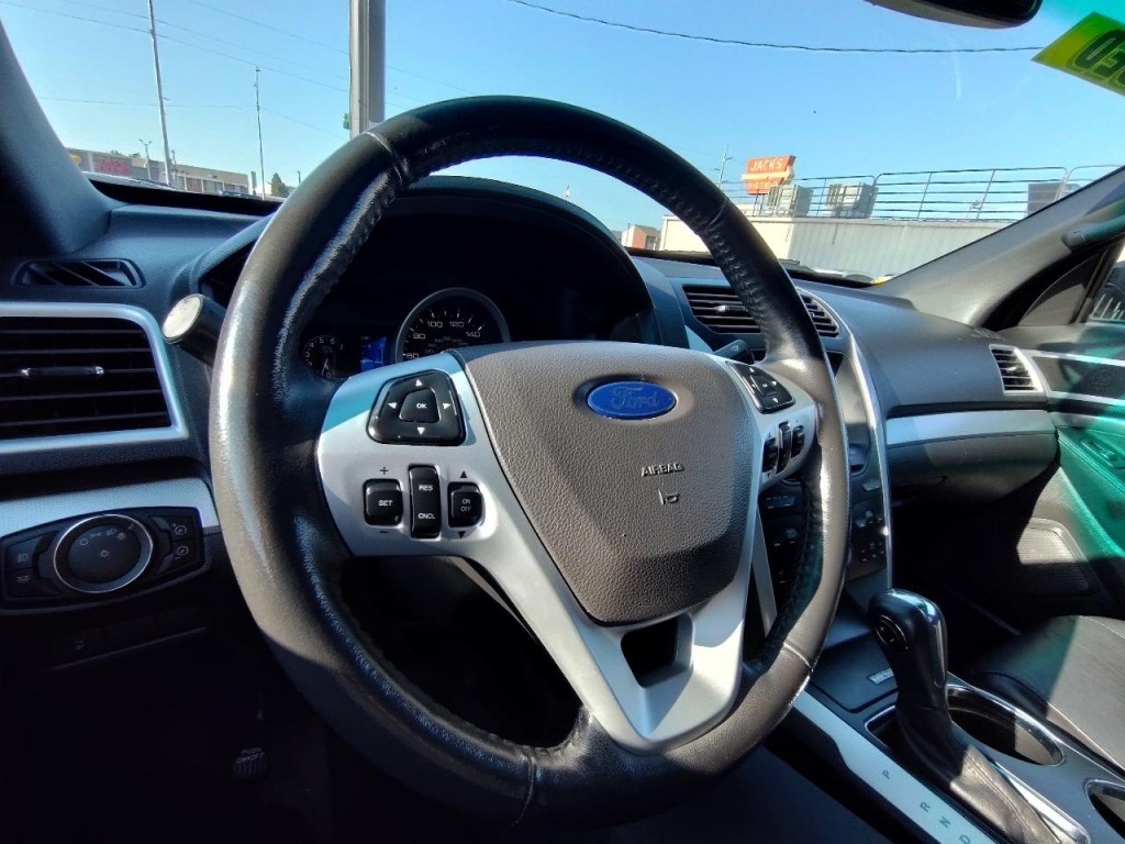 2013 Ford Explorer Image 19
