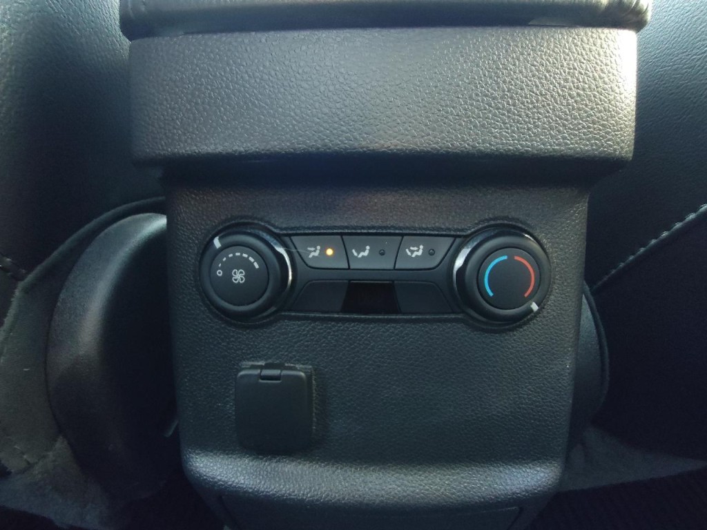 2013 Ford Explorer Image 36