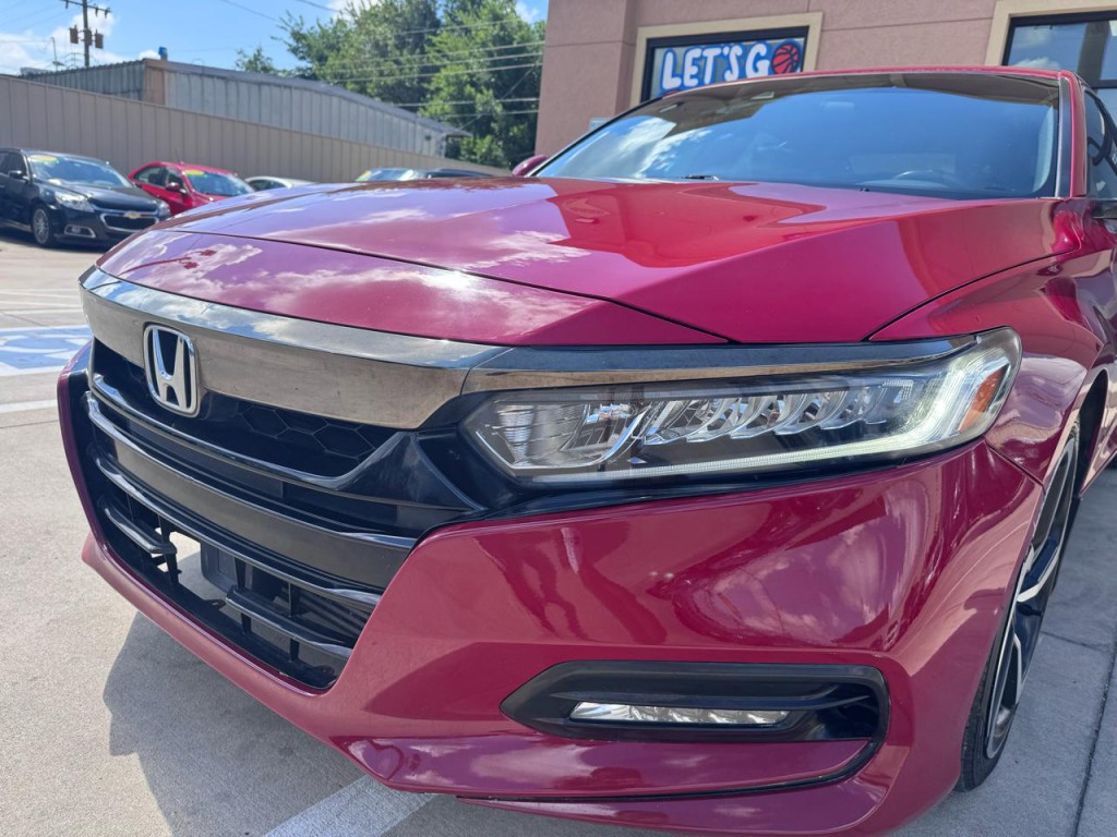 2018 Honda Accord Image 11