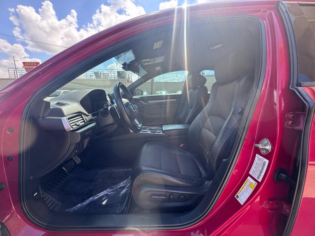 2018 Honda Accord Image 15