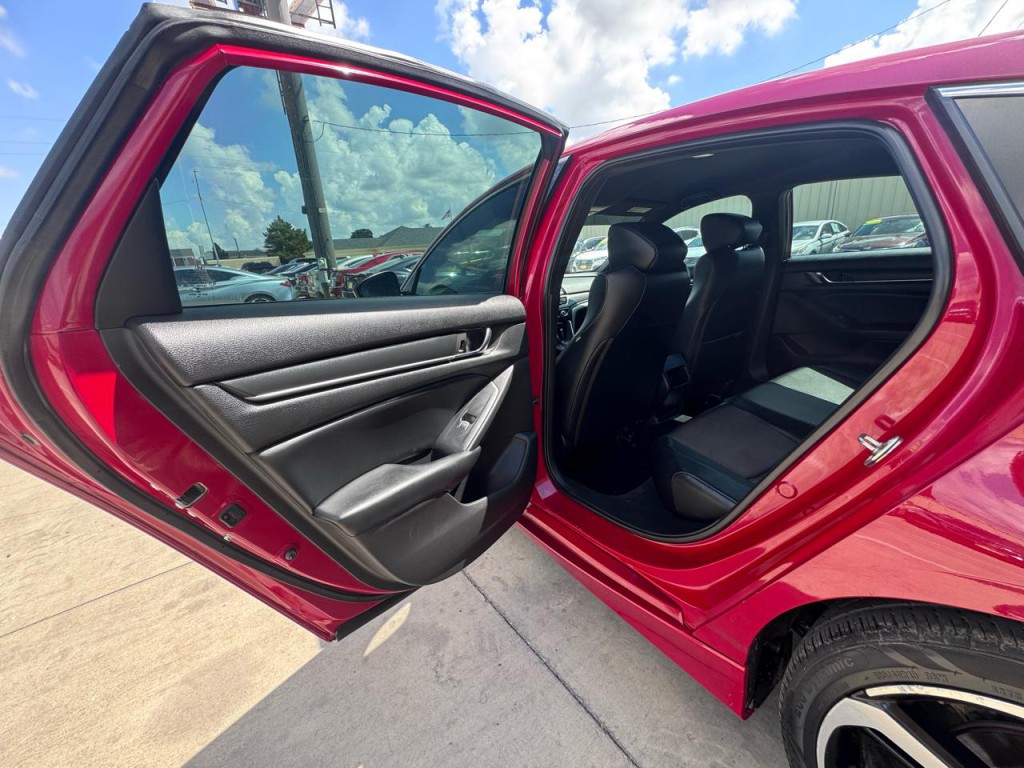 2018 Honda Accord Image 36
