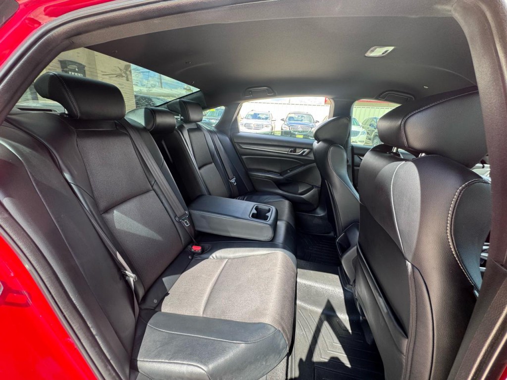 2018 Honda Accord Image 44