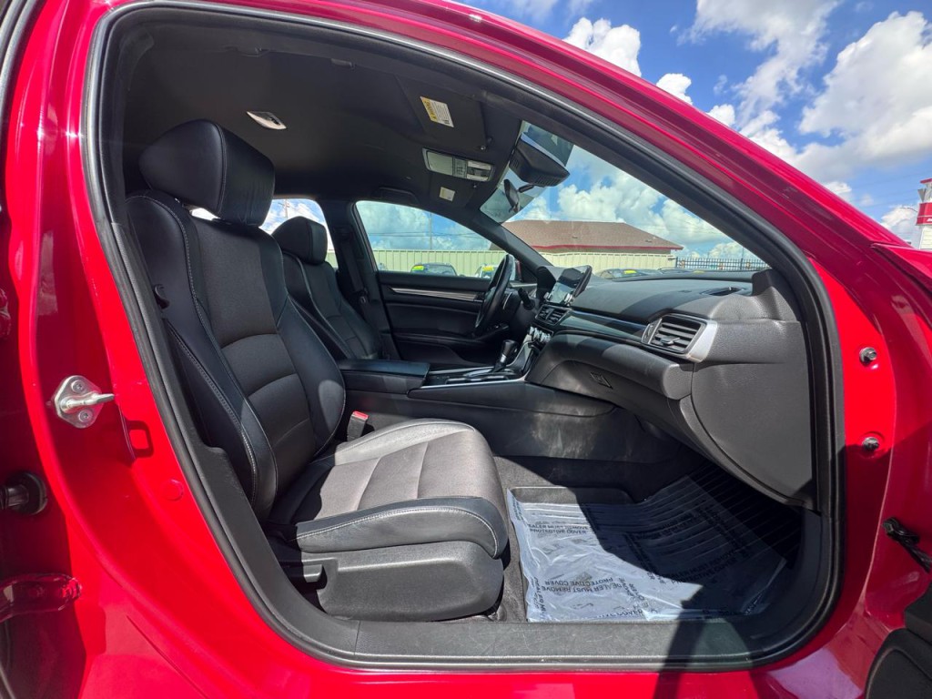 2018 Honda Accord Image 45