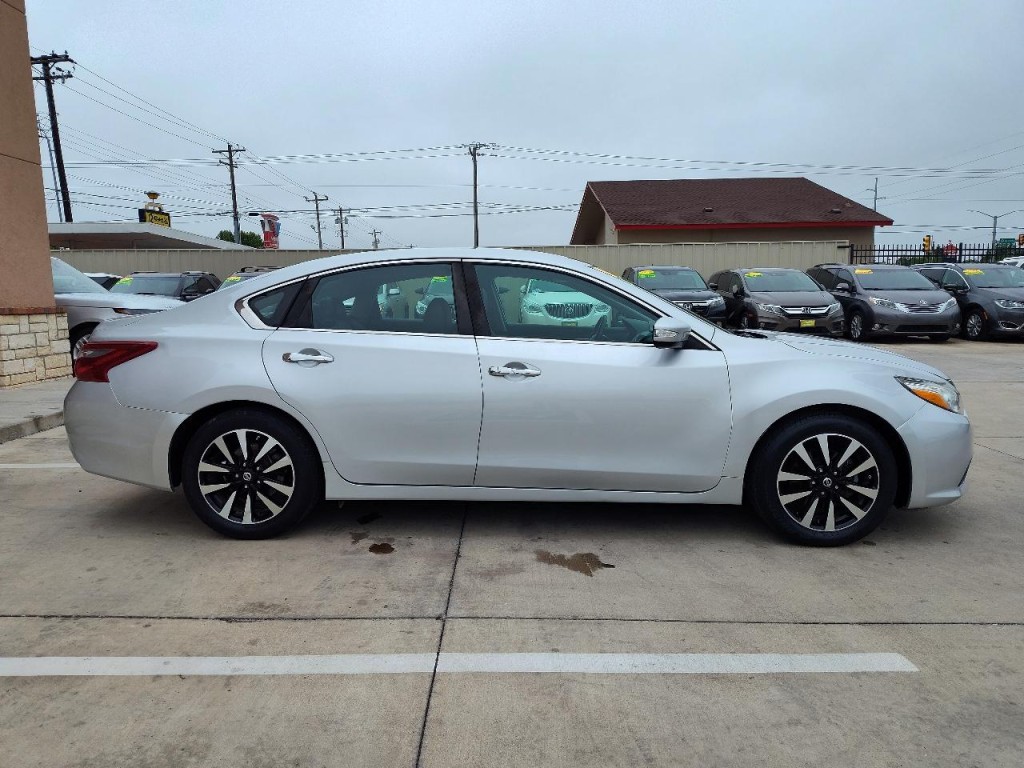 2018 Nissan Altima Image 3