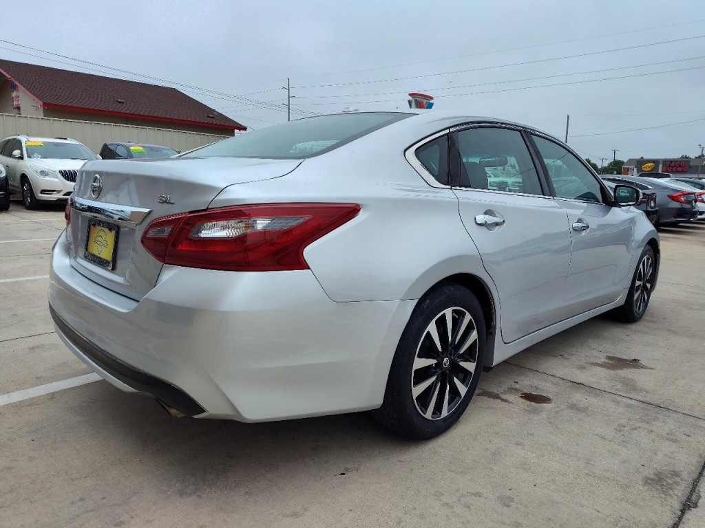 2018 Nissan Altima Image 4