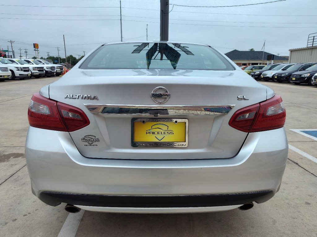 2018 Nissan Altima Image 5