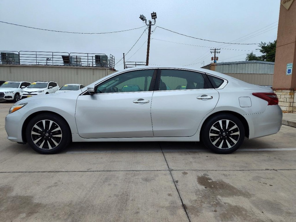 2018 Nissan Altima Image 7