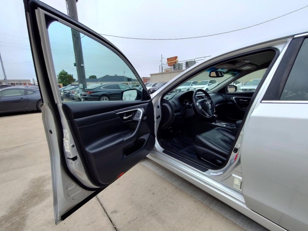 2018 Nissan Altima Image 13