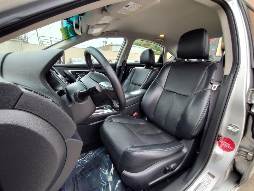 2018 Nissan Altima Image 15
