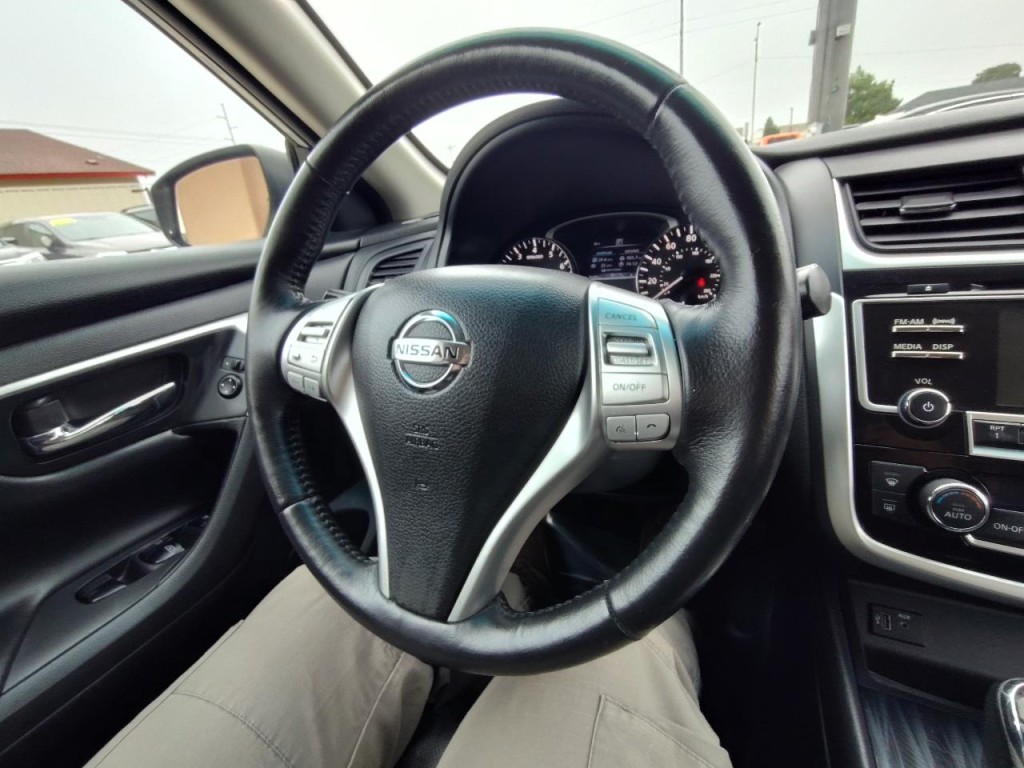 2018 Nissan Altima Image 19