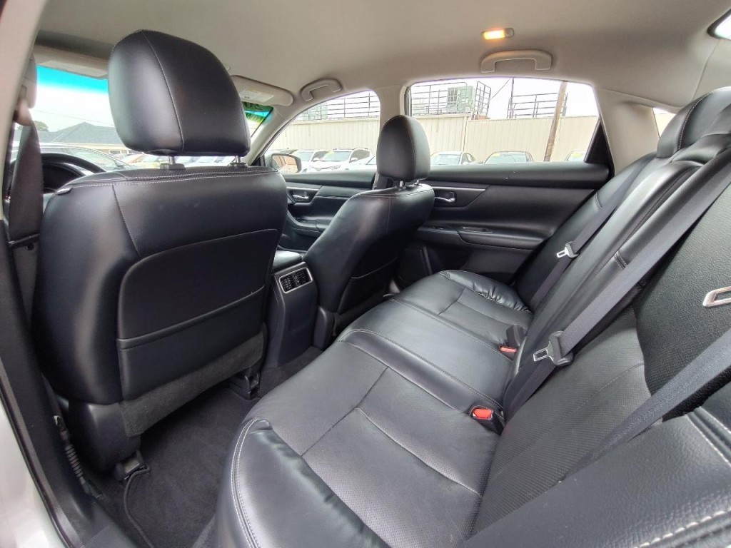 2018 Nissan Altima Image 31