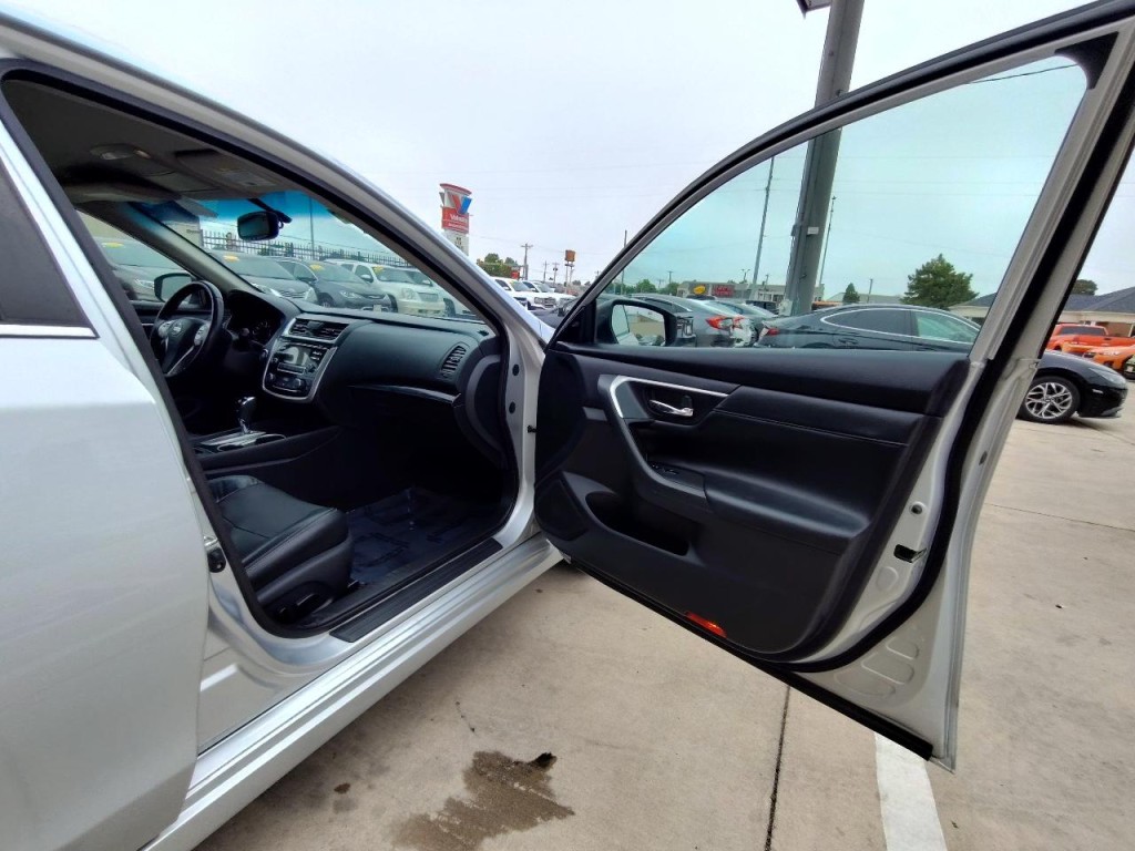 2018 Nissan Altima Image 40