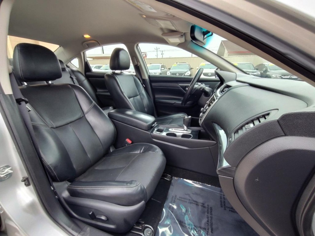 2018 Nissan Altima Image 42