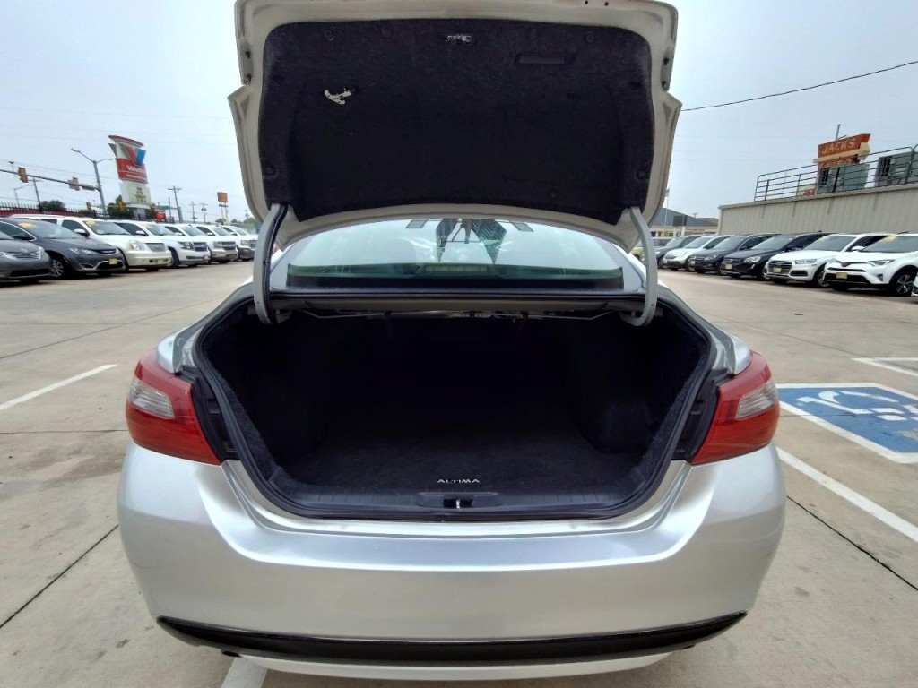2018 Nissan Altima Image 44