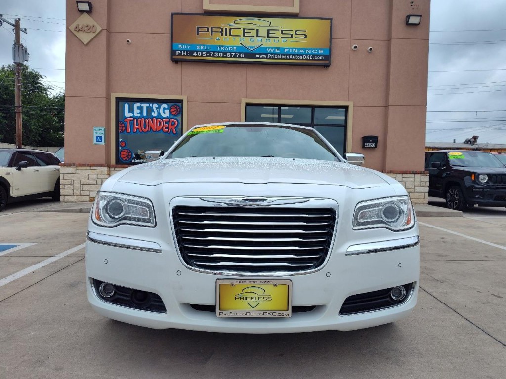 2011 Chrysler 300 Image 9